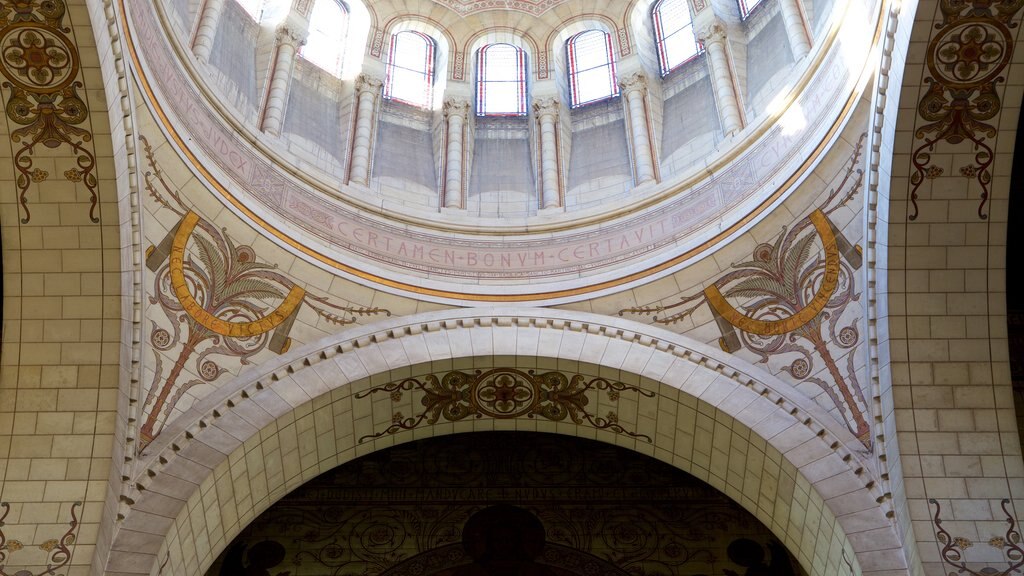 Basílica de Saint Martin ofreciendo elementos del patrimonio y patrimonio de arquitectura