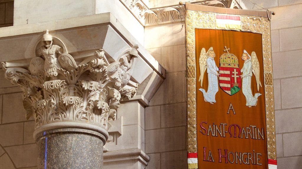 Basílica de Saint Martin ofreciendo elementos patrimoniales