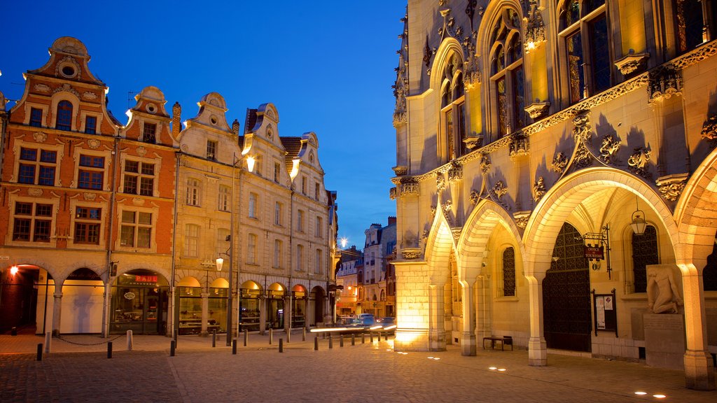 Place des Heros which includes heritage elements, heritage architecture and night scenes