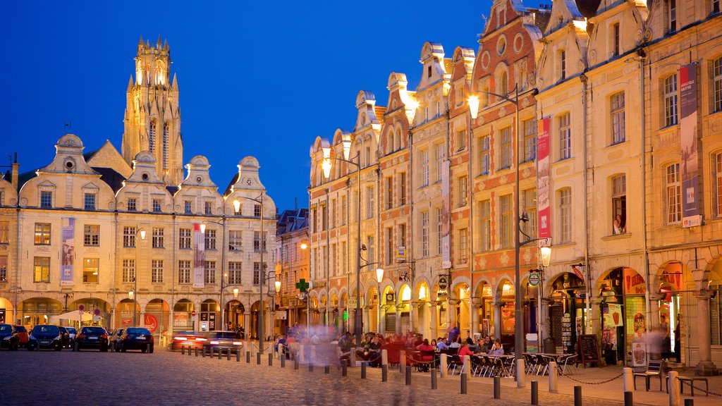 Place des Heros showing heritage elements, night scenes and heritage architecture