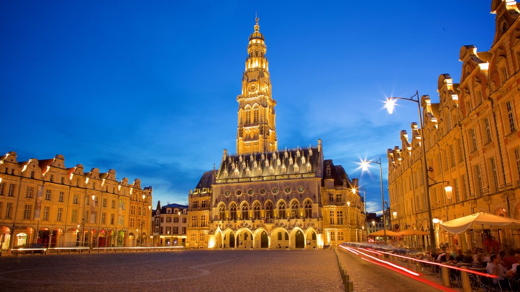 Place des Heros showing heritage elements, heritage architecture and night scenes