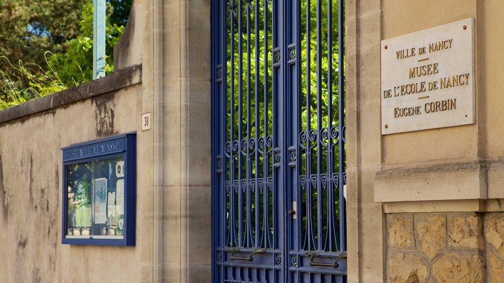 Musée de l\'École de Nancy mettant en vedette signalisation