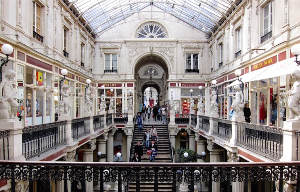 Nantes_passage_pommeraye.jpg