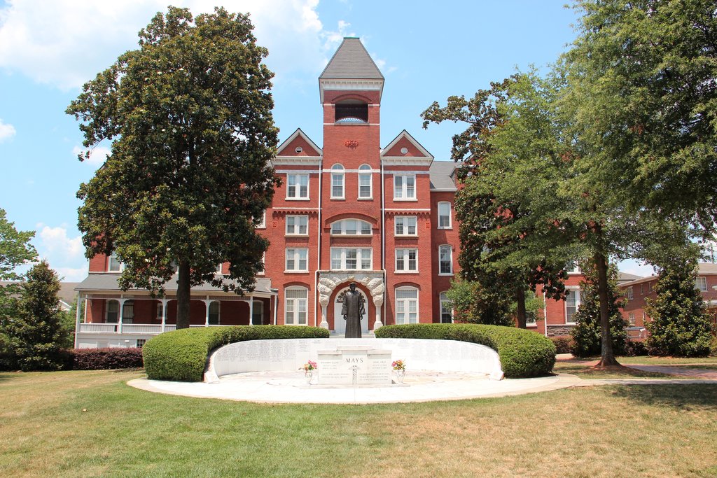 Graves_Hall,_Morehouse_College_2016.jpg