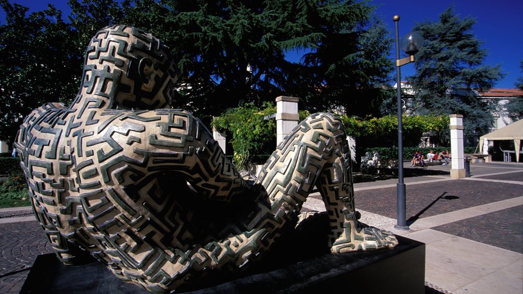 Abano Terme featuring a statue or sculpture