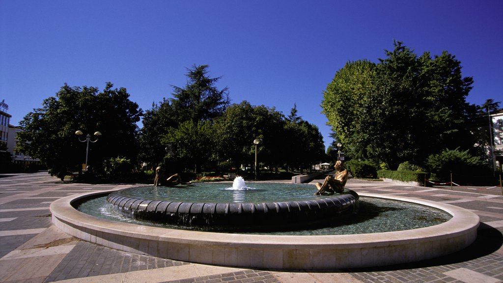 Abano Terme mostrando una plaza y una fuente