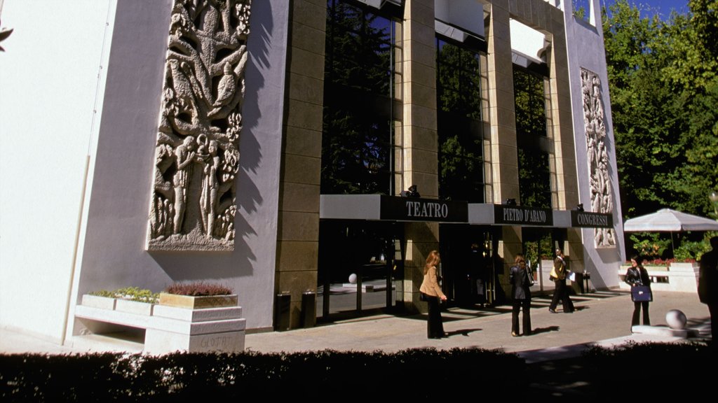 Abano Terme showing heritage elements and theatre scenes