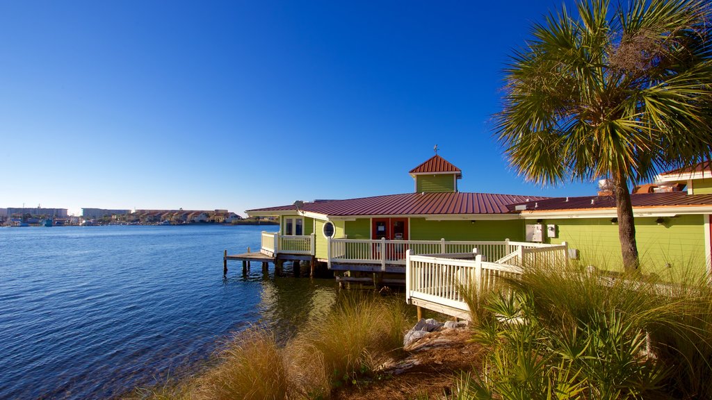 Fort Walton Beach showing a house and general coastal views