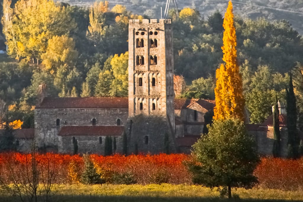 Abbaye_Saint-Michel-de-Cuxa,_automne_Codalet.jpg