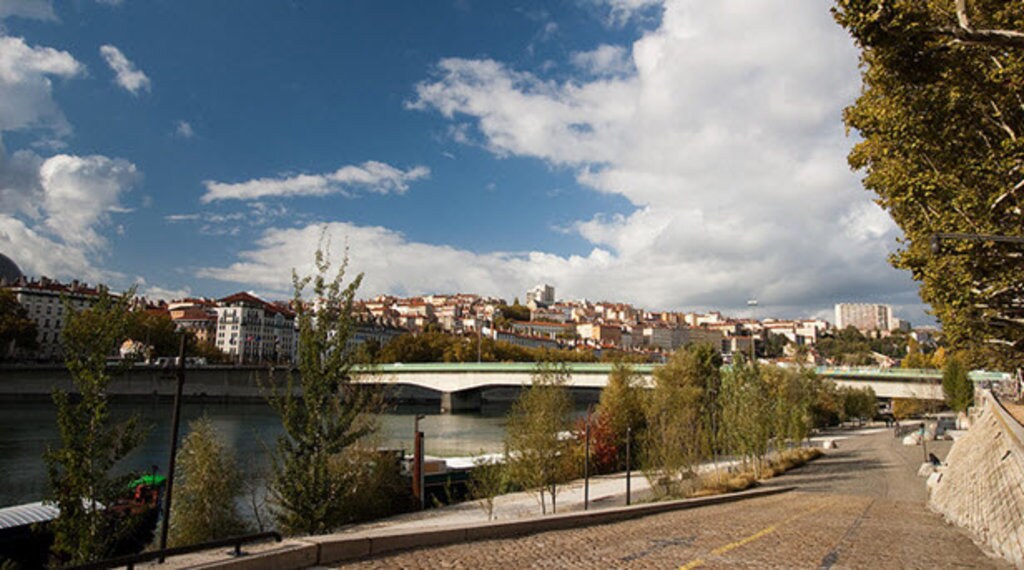 berges du rhone lyon.jpg