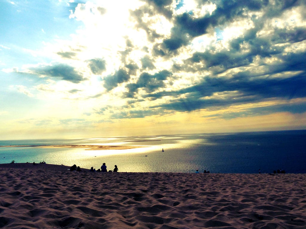 Vue en haut de la dune du Pilat Mith sous licence CC BY-SA 3.0.jpg