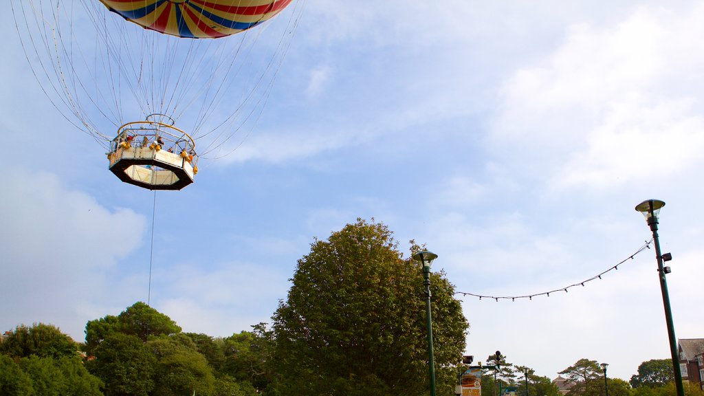 Jardins de Bournemouth montrant montgolfière