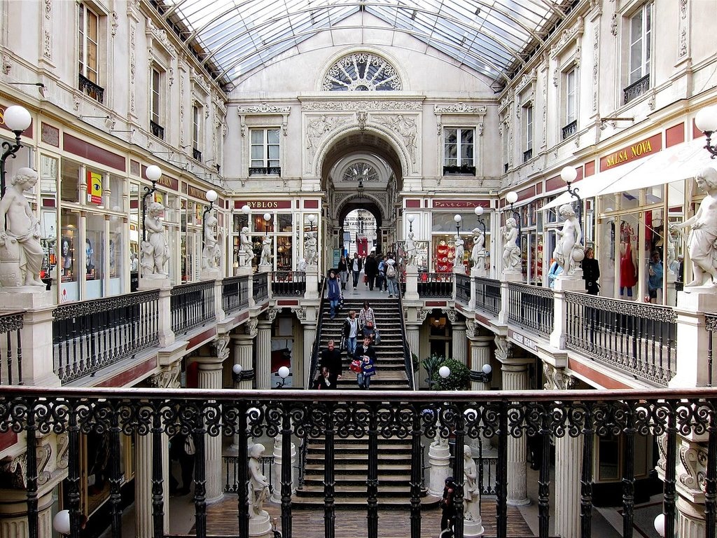 Nantes Passage Pommeraye Velvet sous licence CC BY SA 3.0.JPG