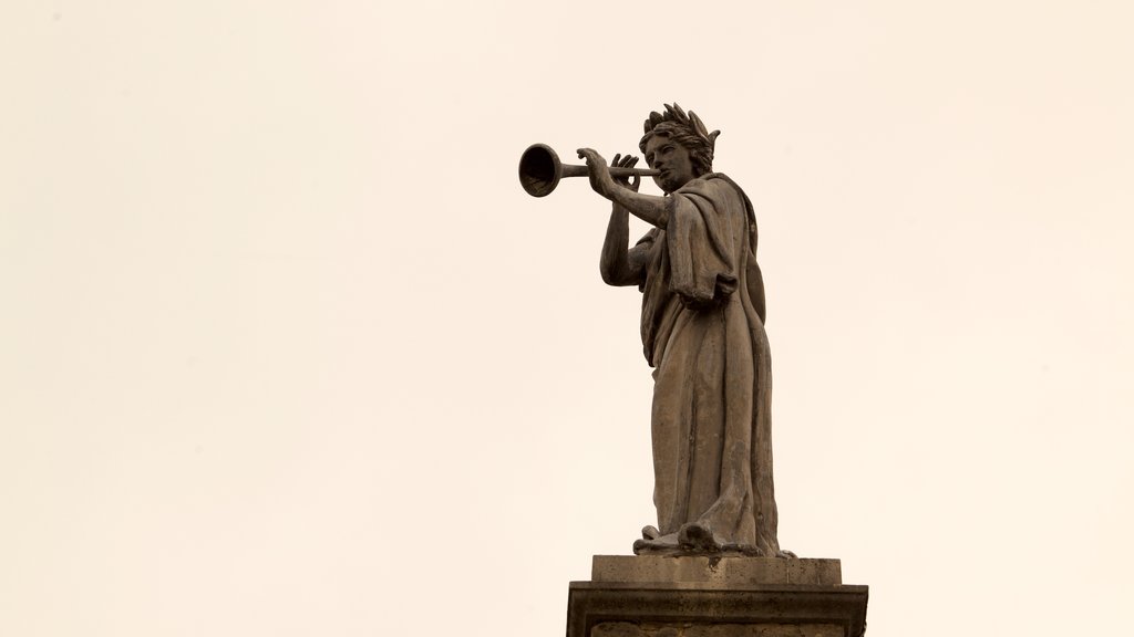 Bodleian Library showing heritage elements and a statue or sculpture