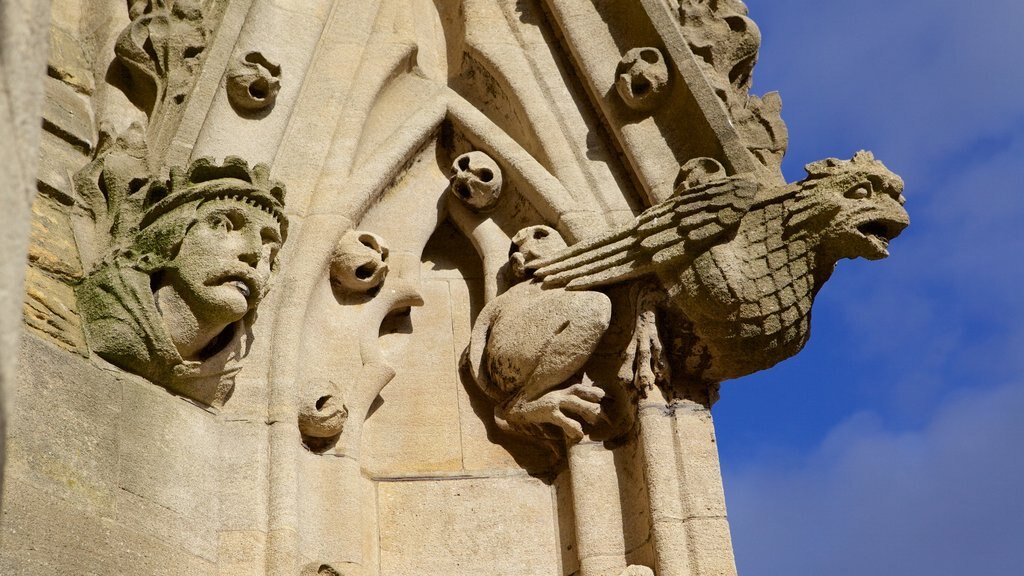 University Church of St Mary the Virgin showing a statue or sculpture and heritage elements