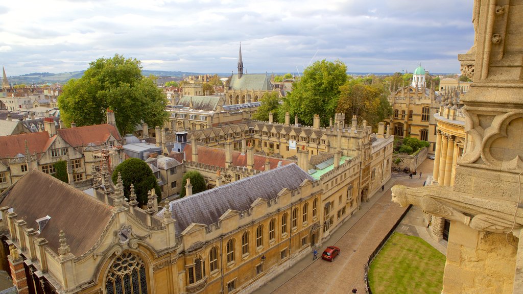 University Church of St Mary the Virgin showing a city, heritage elements and heritage architecture