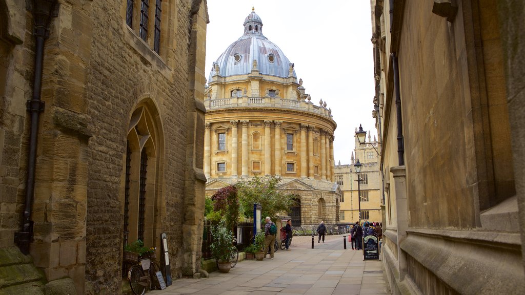 Radcliffe Camera ofreciendo elementos del patrimonio y patrimonio de arquitectura