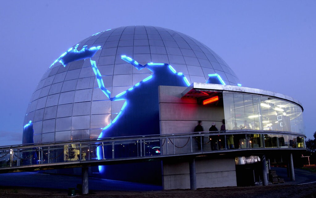 Toulouse Cité de l'Espace Géode DOME PIRS sous licence CC BY Sa 3.0.jpg