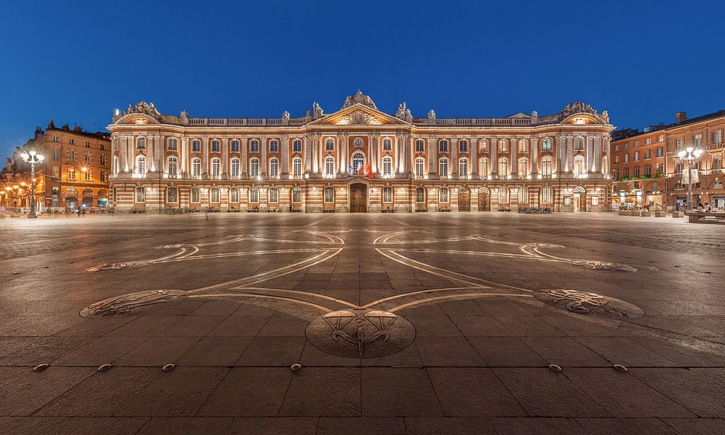 Toulouse Place du Capitole Benh LIEU SONG CC BY SA 3.0.jpg