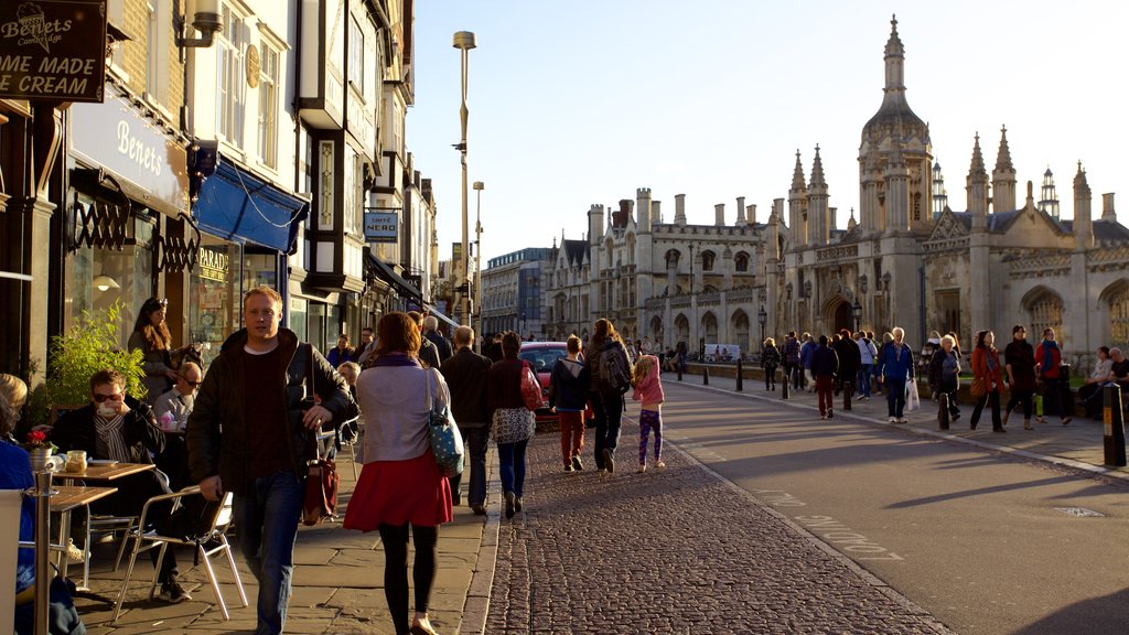 King\'s College Chapel which includes street scenes