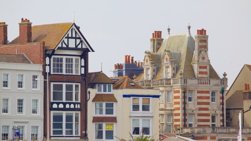 Playa de Weymouth mostrando una casa