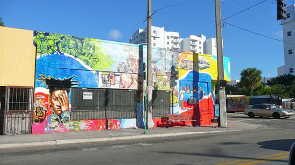 640px-Little_Haiti_wall_mural_20110216.jpg