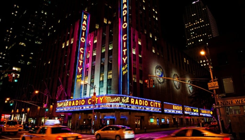 NewYork_ChristmasShopping_Radio_Flickr.jpg