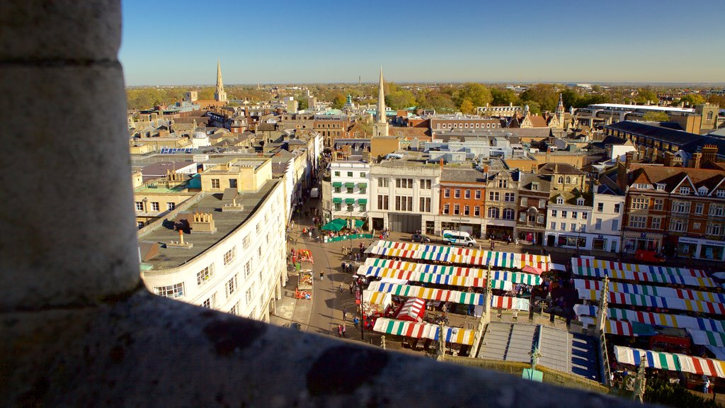 Cambridge Market Square showing a small town or village and markets