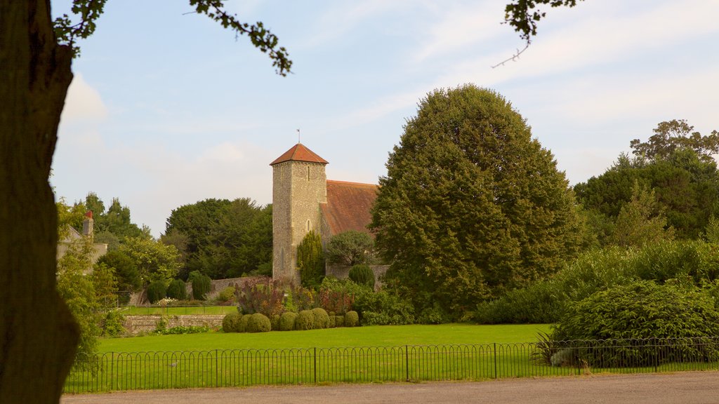 Preston Park ofreciendo elementos del patrimonio y un jardín