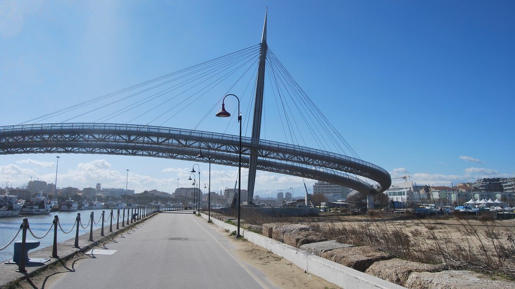 Pescara caracterizando uma ponte