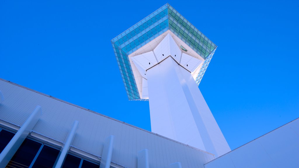 Goryokaku Tower mettant en vedette architecture moderne