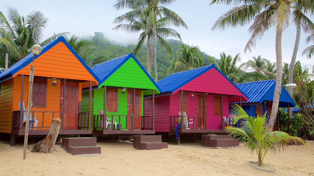 Praia de Lamai mostrando uma casa e paisagens litorâneas