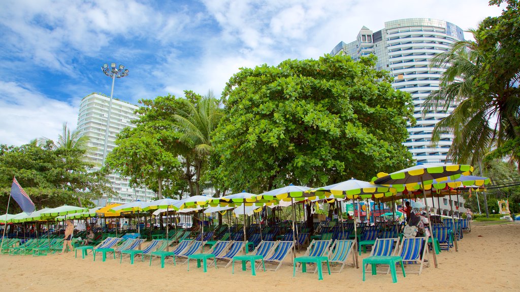 Spiaggia di Jomtien che include vista della costa