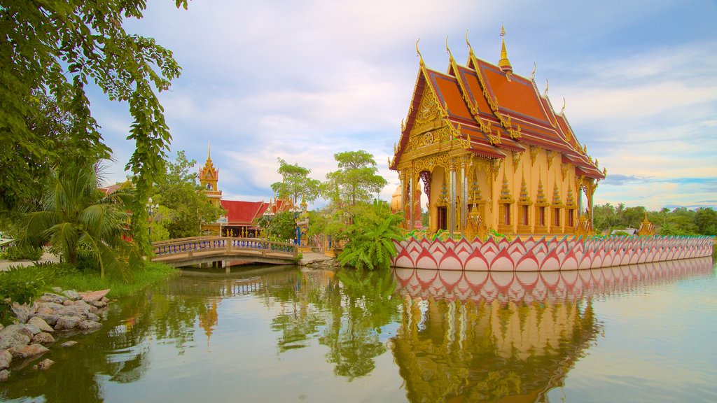 Wat Plai Laem mostrando um templo ou local de adoração