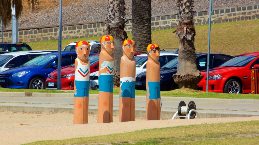 Geelong che include arte urbana e statua o scultura