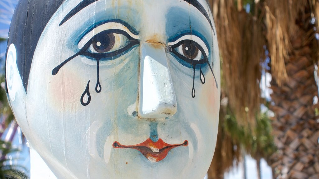 Geelong showing outdoor art