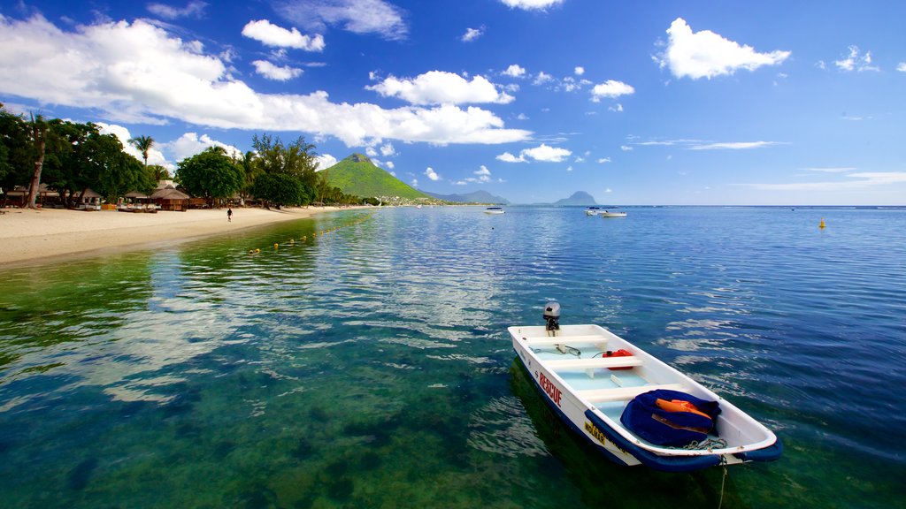 Flic-en-Flac featuring boating and general coastal views