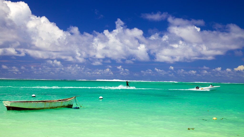 Belle Mare showing general coastal views and boating