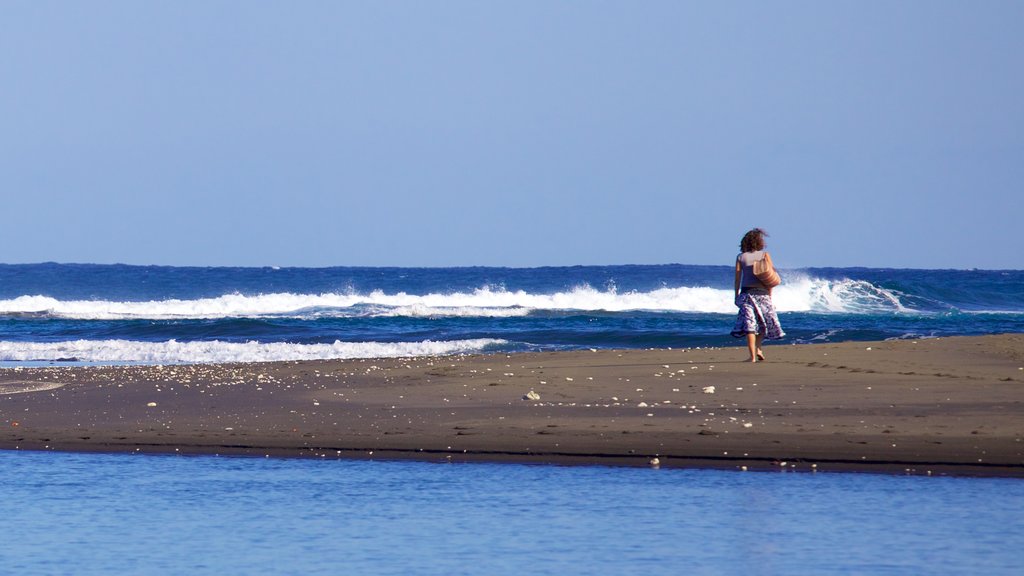 L\'Etang Salé les Bains assim como uma mulher sozinha