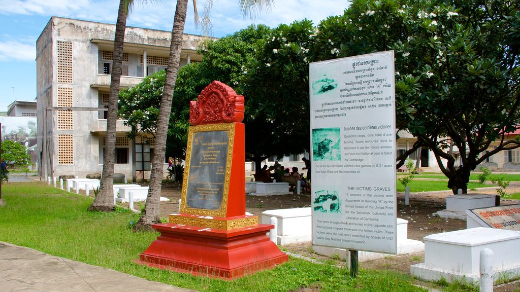 Museu do Genocídio Tuol Sleng mostrando sinalização