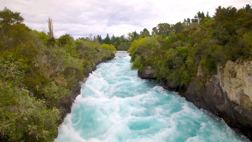 Huka Falls caracterizando córrego