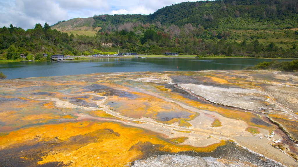 Orakei Korako Geothermal Park and Cave showing a lake or waterhole