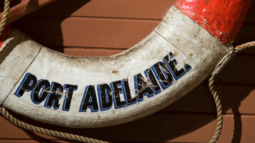 South Australian Maritime Museum que incluye señalización