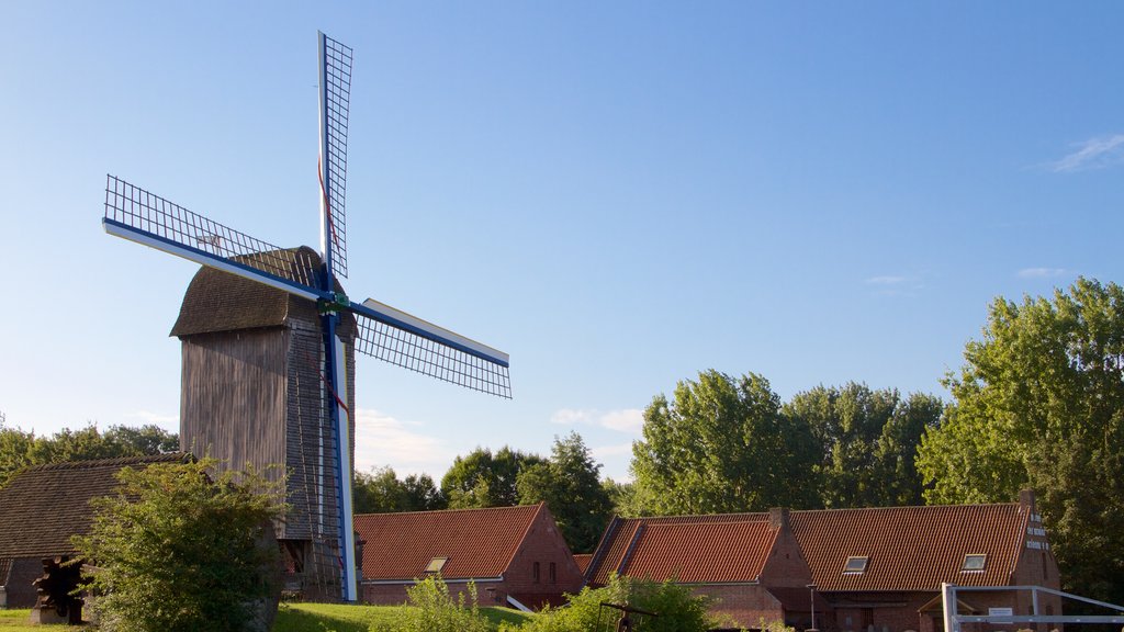 Villeneuve-d\'Ascq mettant en vedette un moulin à vent