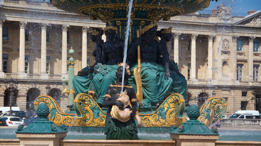 Place de la Concorde que incluye elementos patrimoniales y una fuente