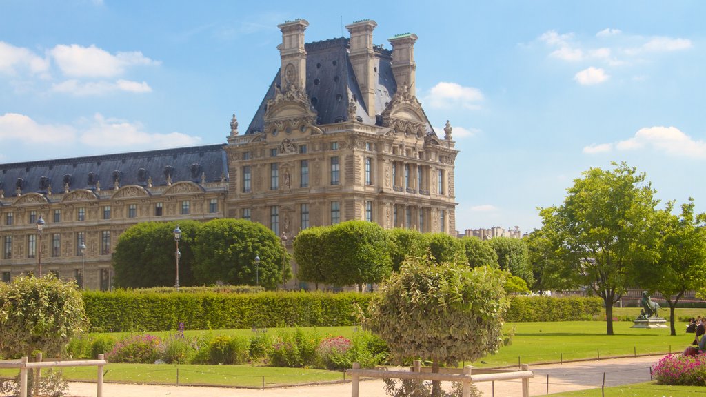 Jardines de las Tullerías que incluye arquitectura patrimonial, un parque y elementos patrimoniales