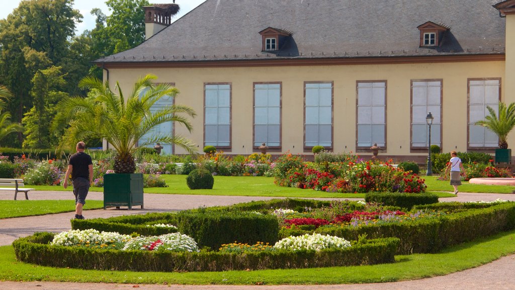 L\'Orangerie Garden featuring flowers and a garden