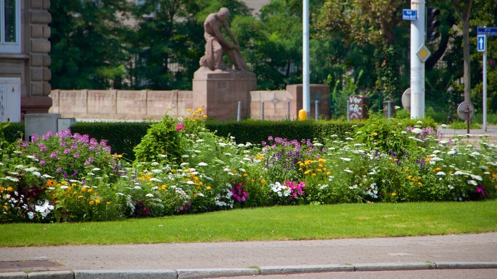 Bairro Europeu caracterizando um parque e flores