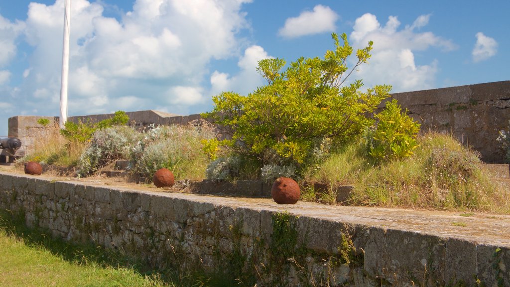 Fort National mettant en vedette éléments du patrimoine