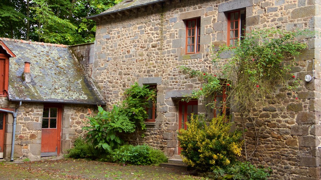 Combourg que inclui elementos de patrimônio